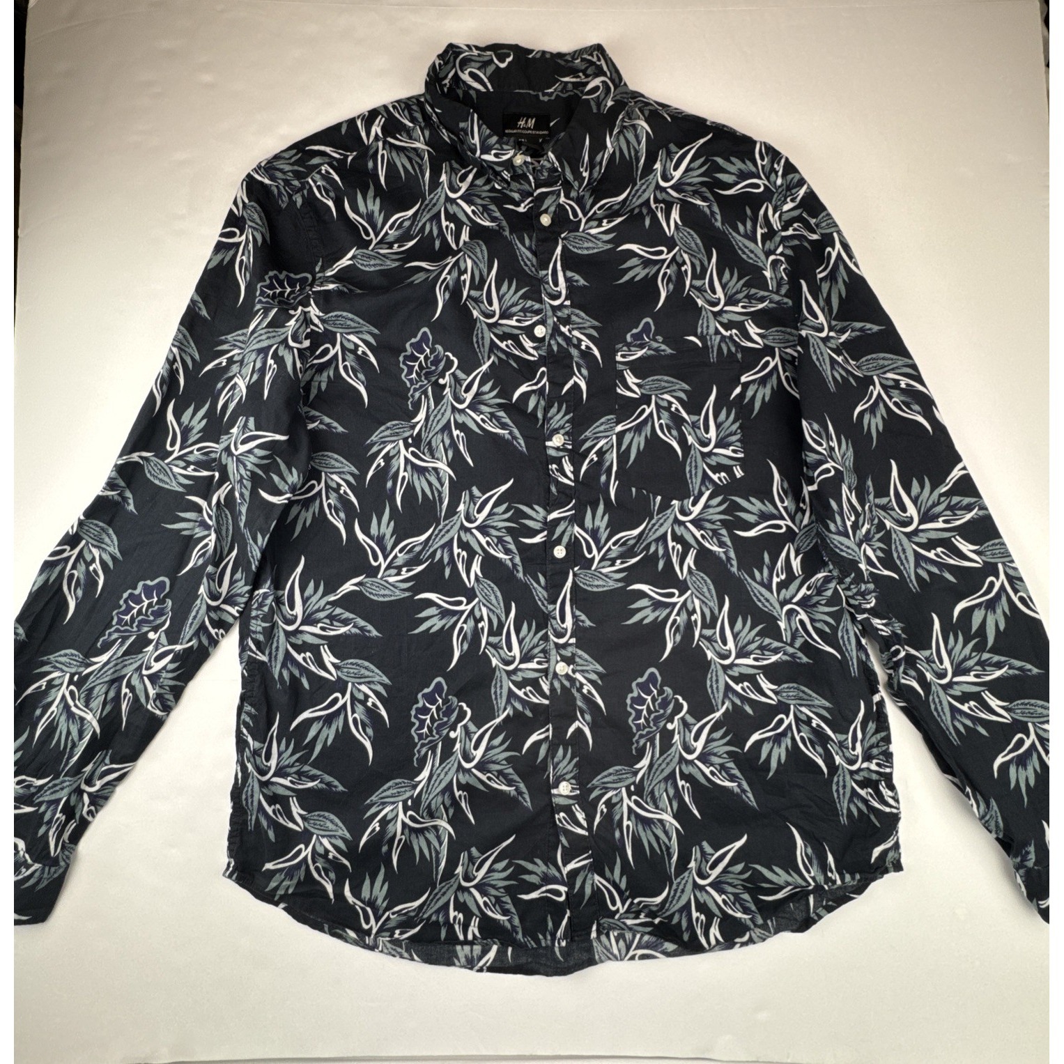 H&M Button Down Shirt Mens Large Black Floral Leaf Print Long Sleeve Cotton L